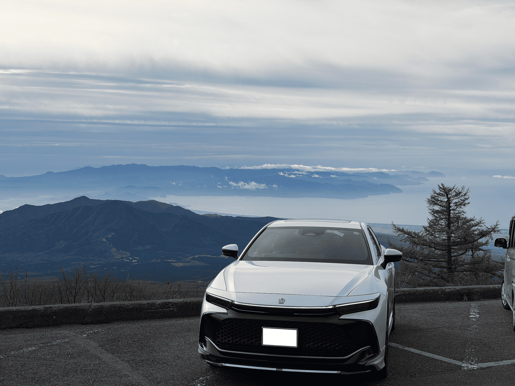 クラウンに乗り換えたことで、車への愛着がさらに深まりました。アップグレードのサービスを通じて、自分らしいカスタマイズを楽しんでいます。