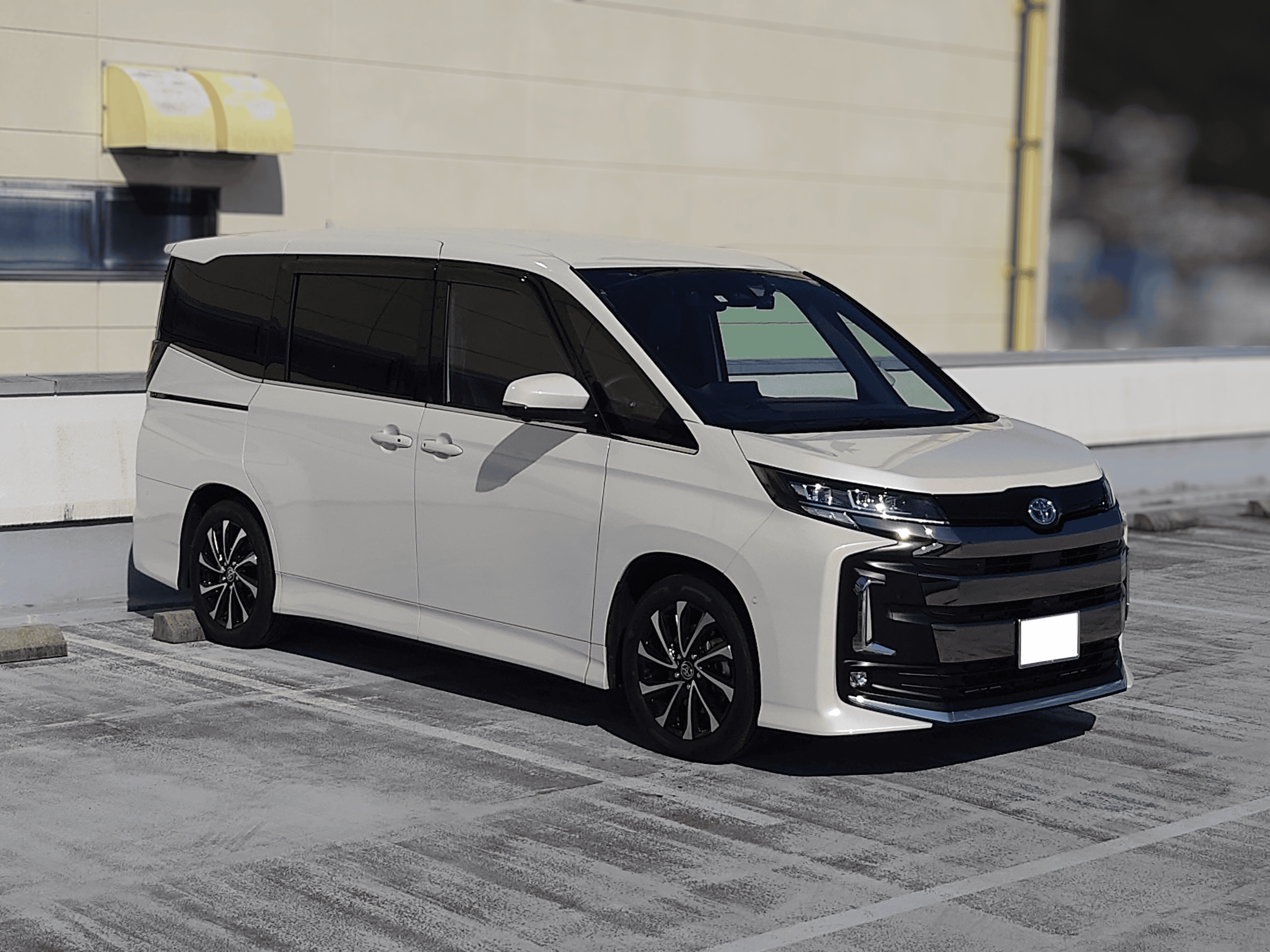 長年のエスティマ愛を継承！ノアを「さらに愛せる」快適空間へと昇華させた静粛性のアップグレード 