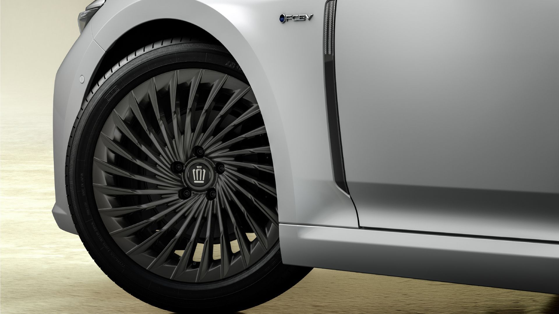 11_クラウン（セダン）70周年記念特別仕様車（マットブラックホイール）