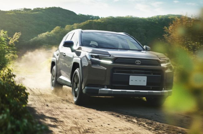 RAV4のエアロパーツはグレード別の設定？ディーラーオプションと後付けカスタム完全ガイド