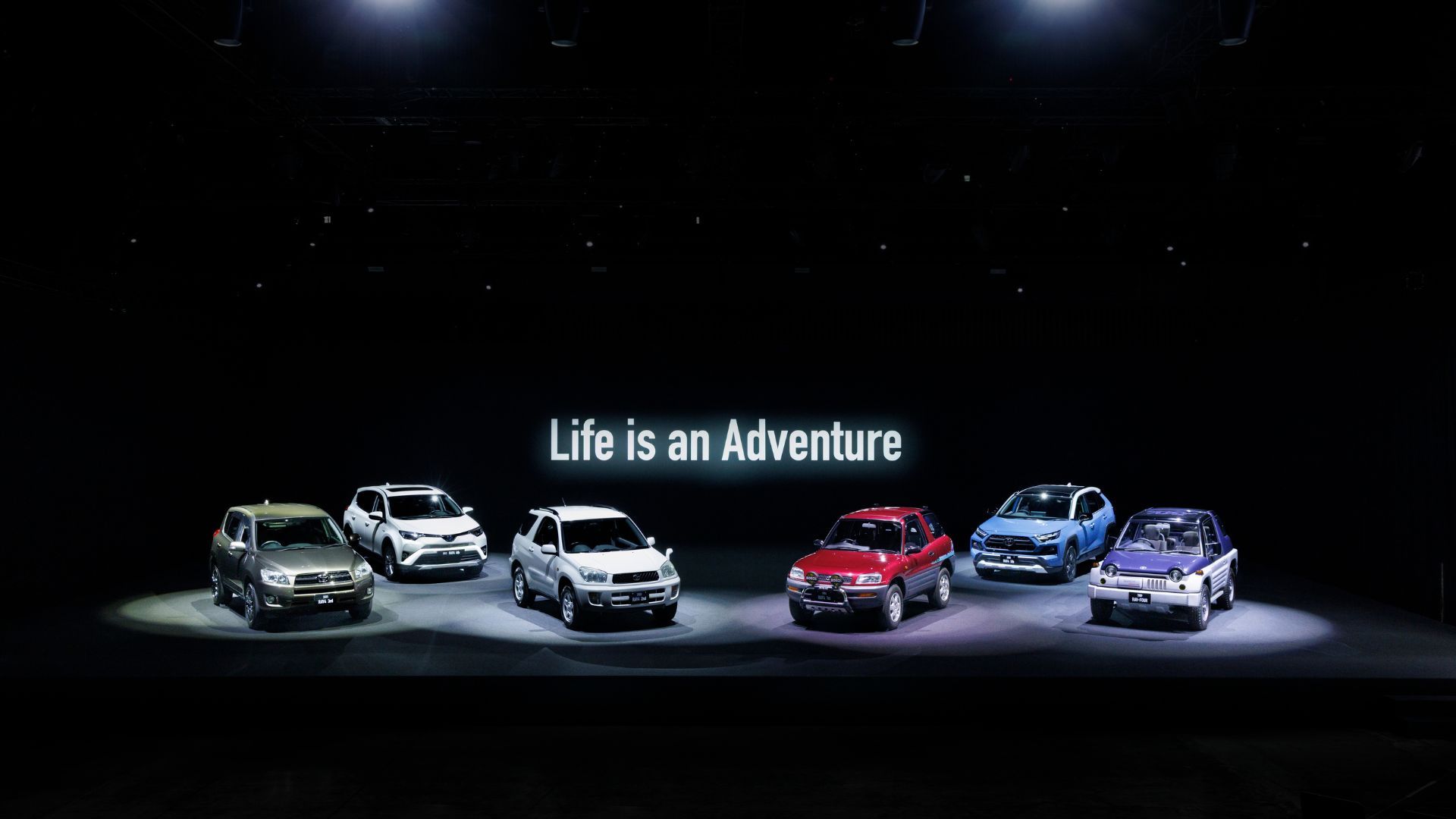 2_歴代RAV4.jpg