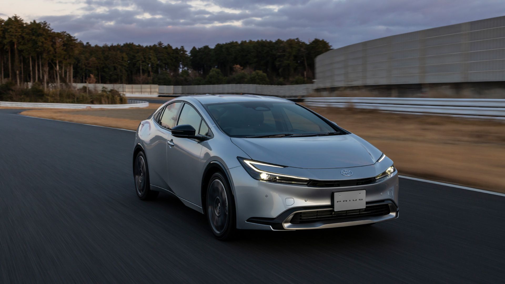 プリウス（PHEV）.jpg