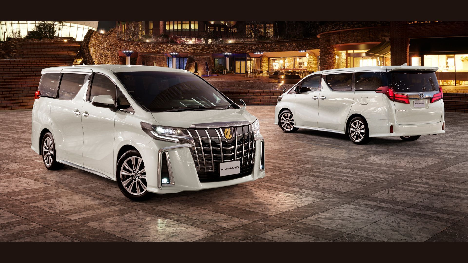 30系アルファード（後期型／特別仕様車）.jpg