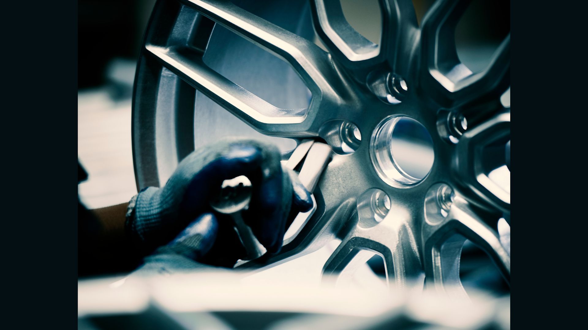 9_取り外されているホイール（画像はレクサスIS）