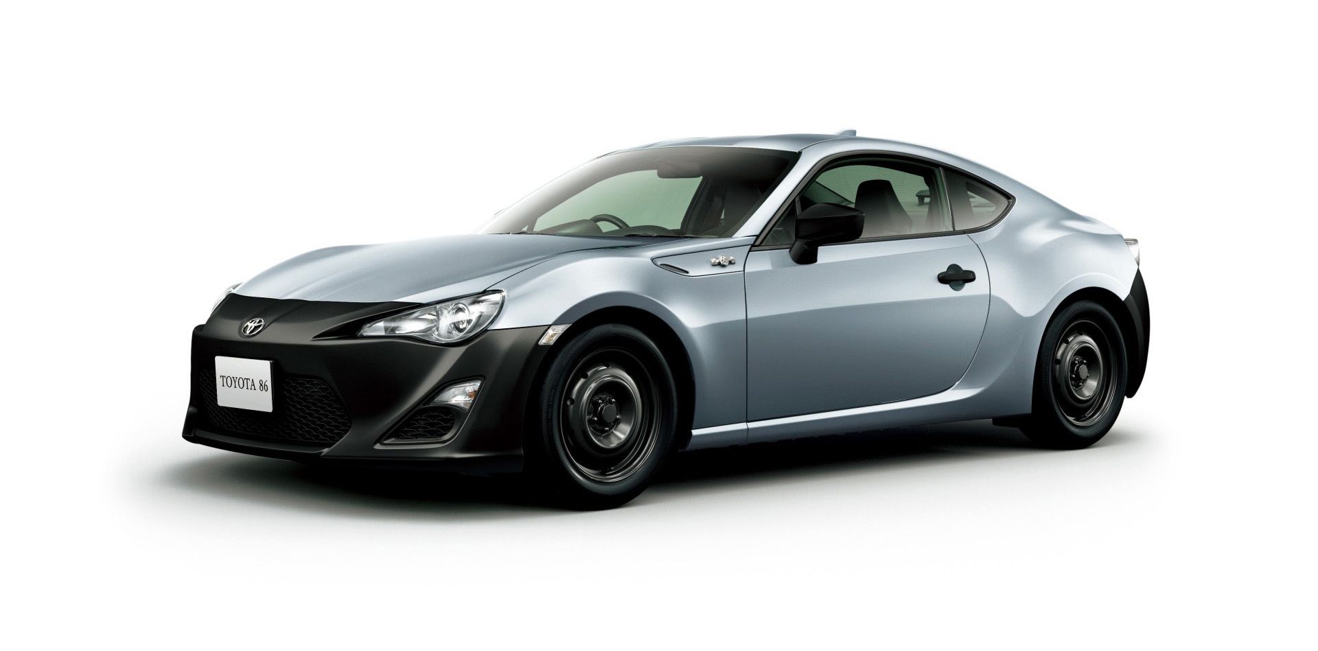 スチールホイール装着車