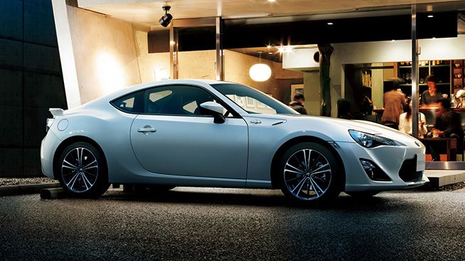 トヨタ86の中古車は高い車両を買わなくてもいい？！中古の86（ZN6）を 