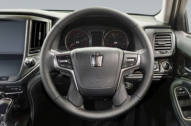 210クラウンのステアリングを交換して運転を快適に｜費用や注意点も解説