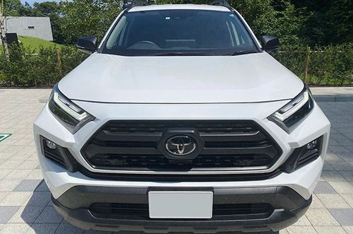 本来乗りたかったハイブリッドのヘッドランプを自分の車に付けることが出来て、とても満足です！