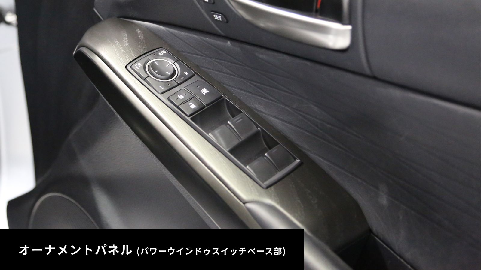 シンフォギア 大型ロゴ 実機役物LED点灯加工品！お車の！お部屋のインテリアに！ シンフォギア 大型ロゴ 実機役物LED点灯加工品！お車の！お部屋